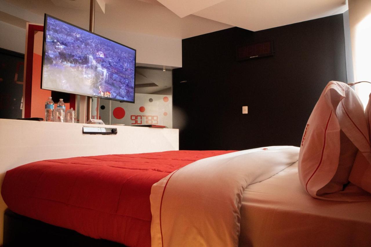 Love Hotel Kron Mexico City Exterior photo