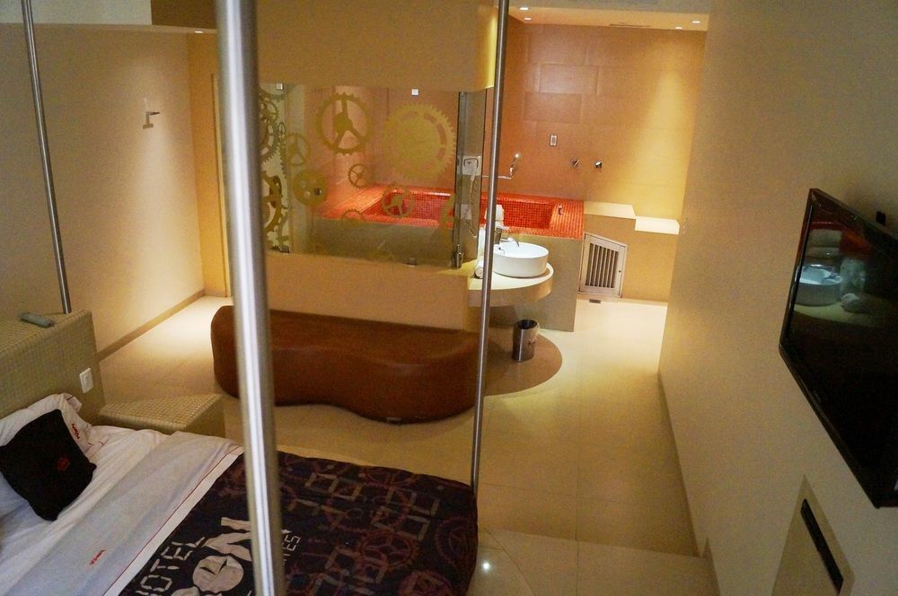 Love Hotel Kron Mexico City Exterior photo