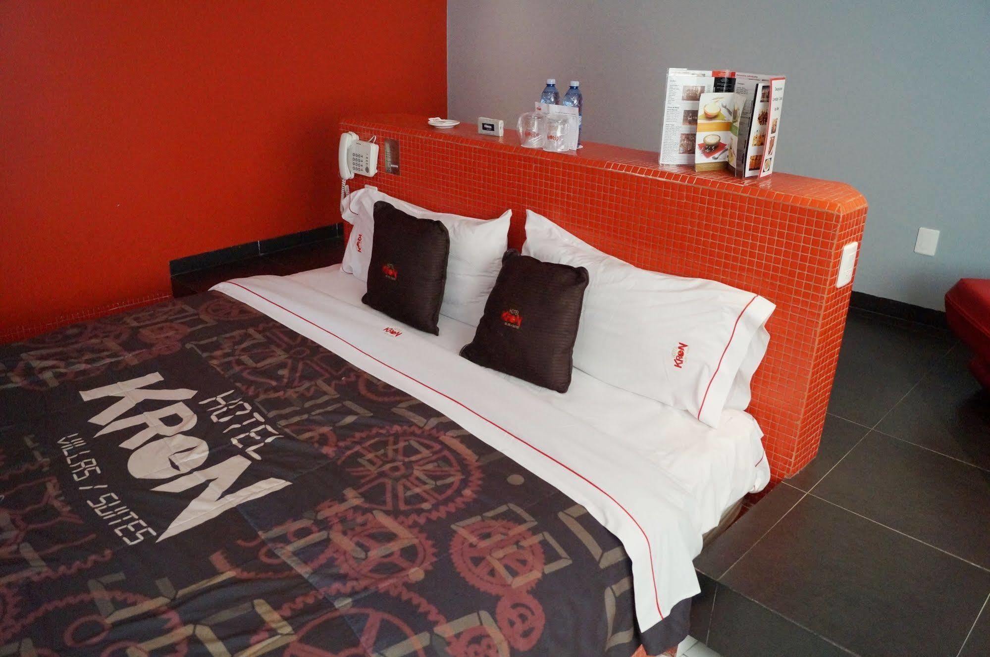 Love Hotel Kron Mexico City Exterior photo