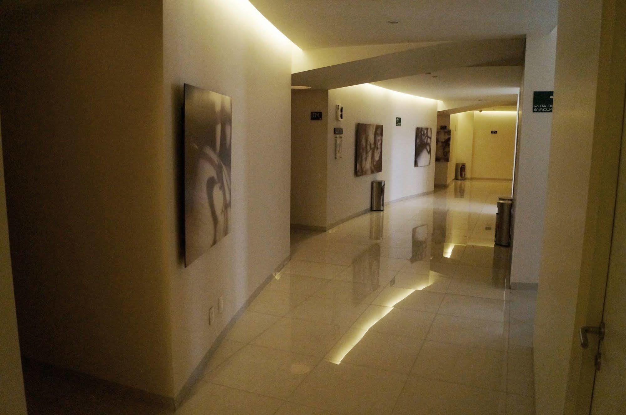 Love Hotel Kron Mexico City Exterior photo